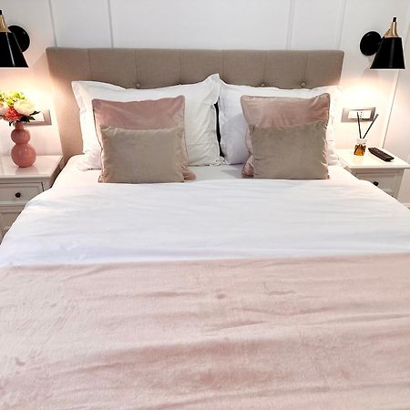 Central Spacious Apartment With Balcony - Alba Carolina ألبا يوليا المظهر الخارجي الصورة