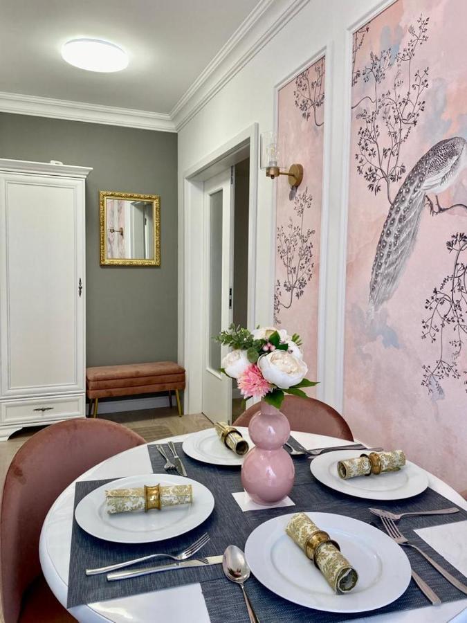 Central Spacious Apartment With Balcony - Alba Carolina ألبا يوليا المظهر الخارجي الصورة