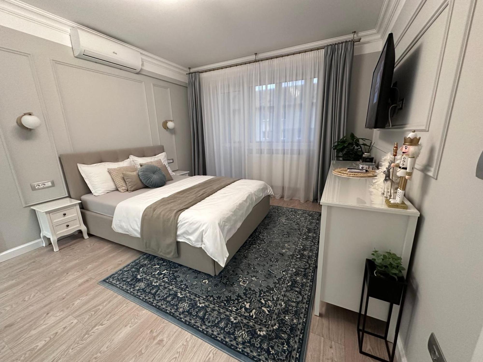 Central Spacious Apartment With Balcony - Alba Carolina ألبا يوليا المظهر الخارجي الصورة
