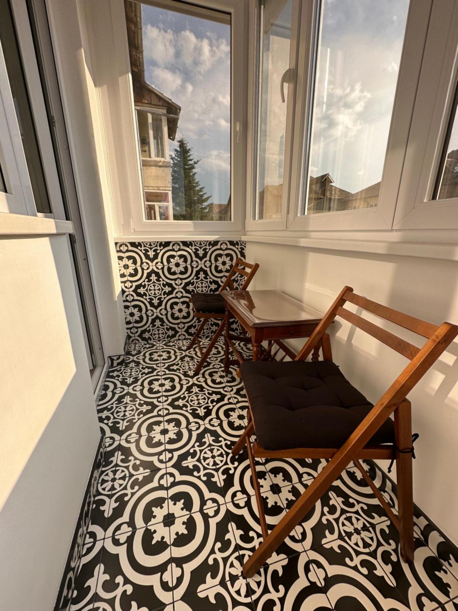 Central Spacious Apartment With Balcony - Alba Carolina ألبا يوليا المظهر الخارجي الصورة