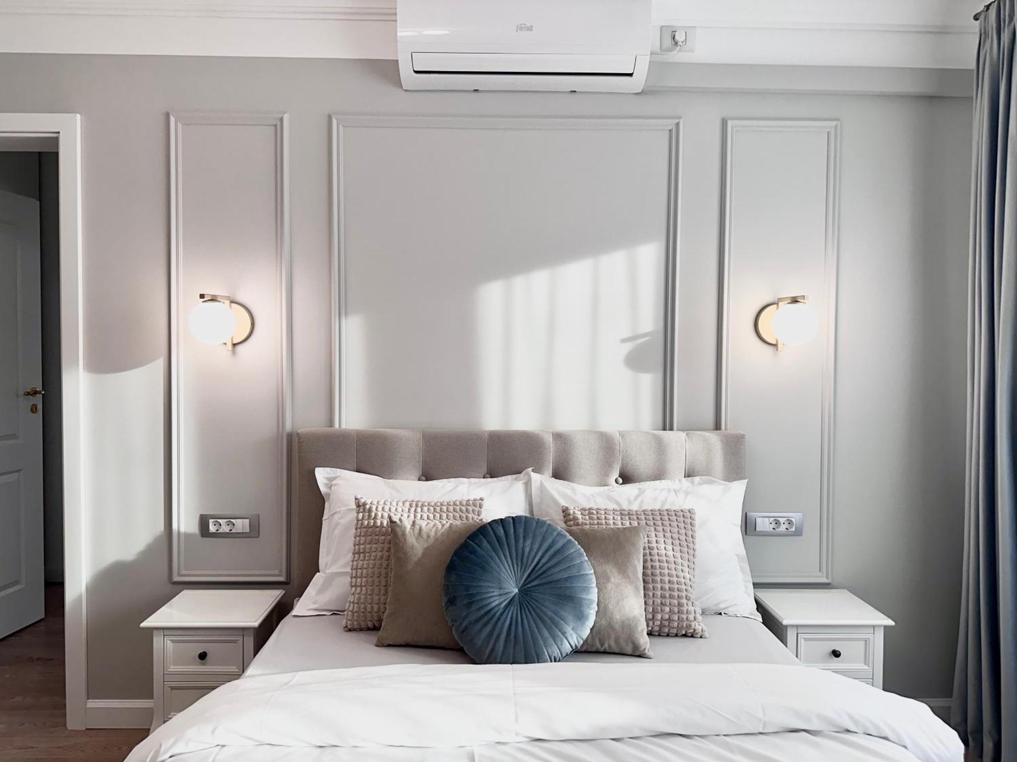 Central Spacious Apartment With Balcony - Alba Carolina ألبا يوليا المظهر الخارجي الصورة